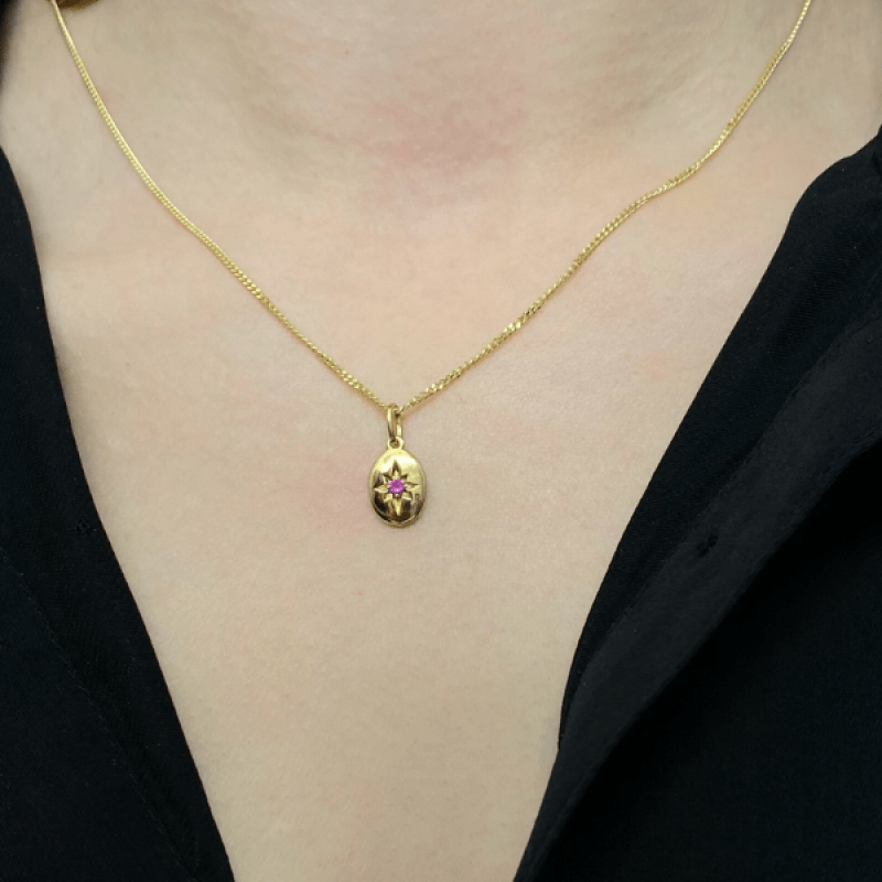 EVELYNE-M ONEIRO | Polarstar Ruby - Pendant - 18 Karat Gold