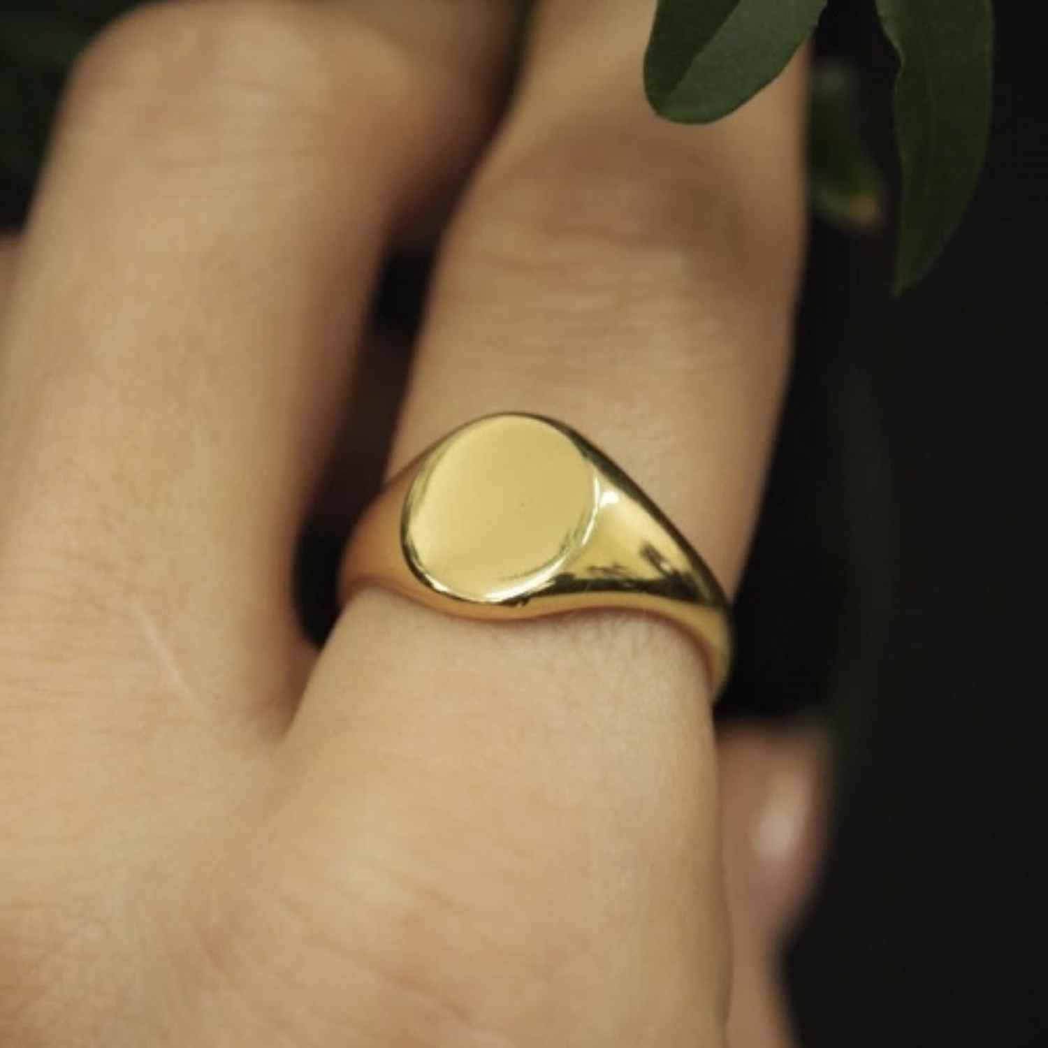 EVELYNE-M ONEIRO | Signet (W) - Ring - 18 Karat Gold