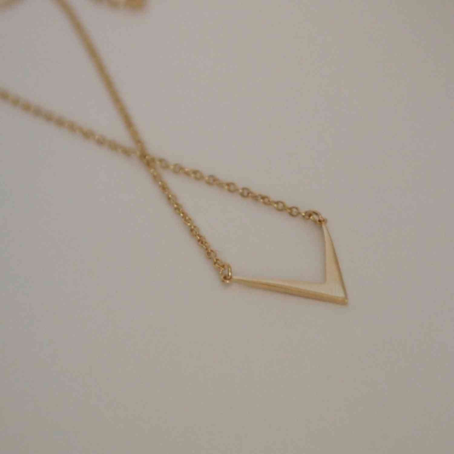 EVELYNE-M 38-42cm OPALIA | Arrow - Necklace - Gold