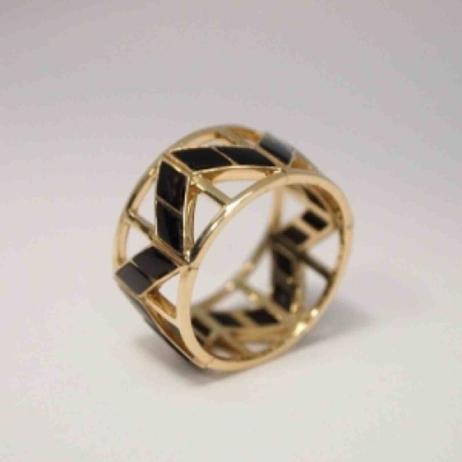 EVELYNE-M OPALIA | Black Onyx Carousel - Ring - 18 Karat Gold