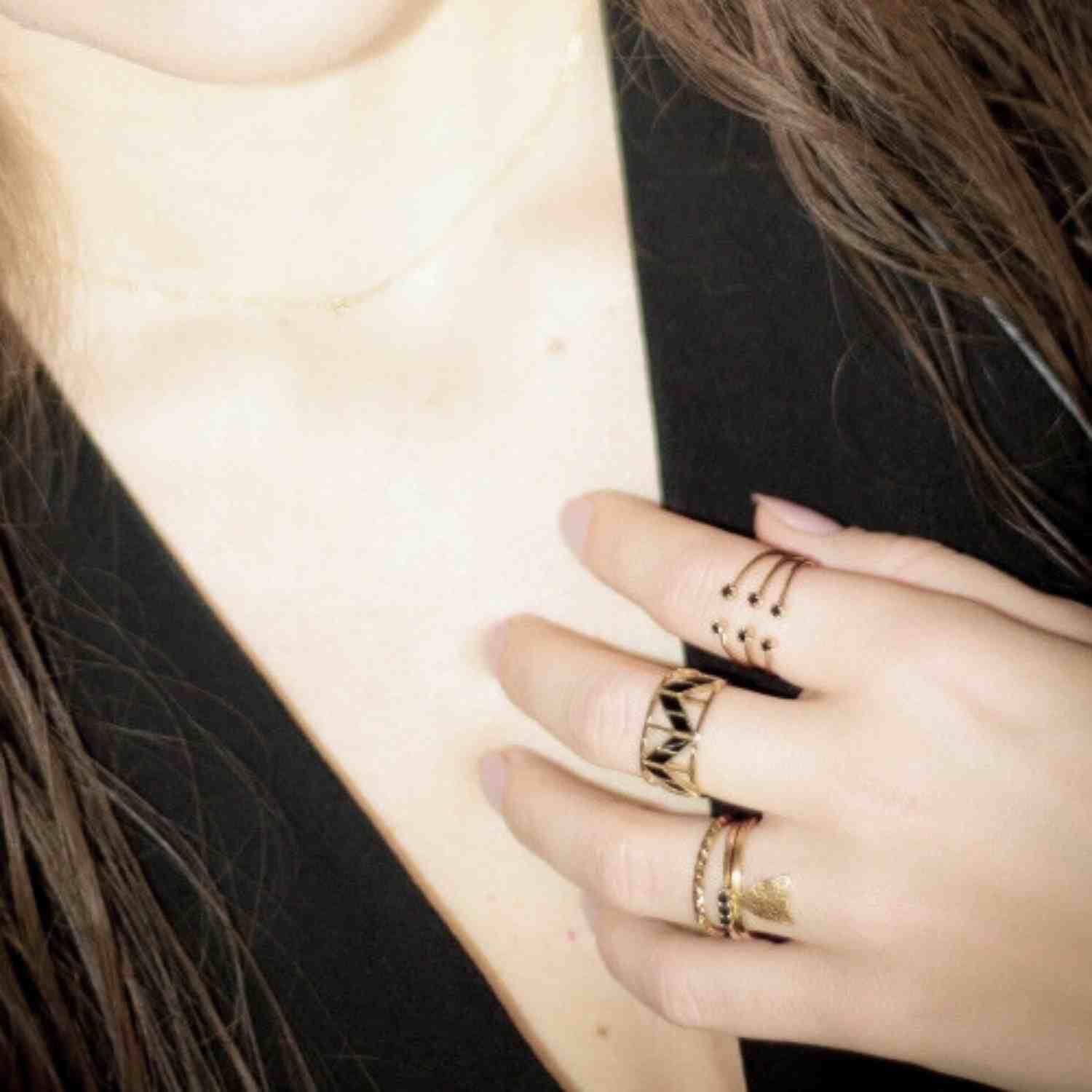 EVELYNE-M OPALIA | Black Onyx Carousel - Ring - 18 Karat Gold