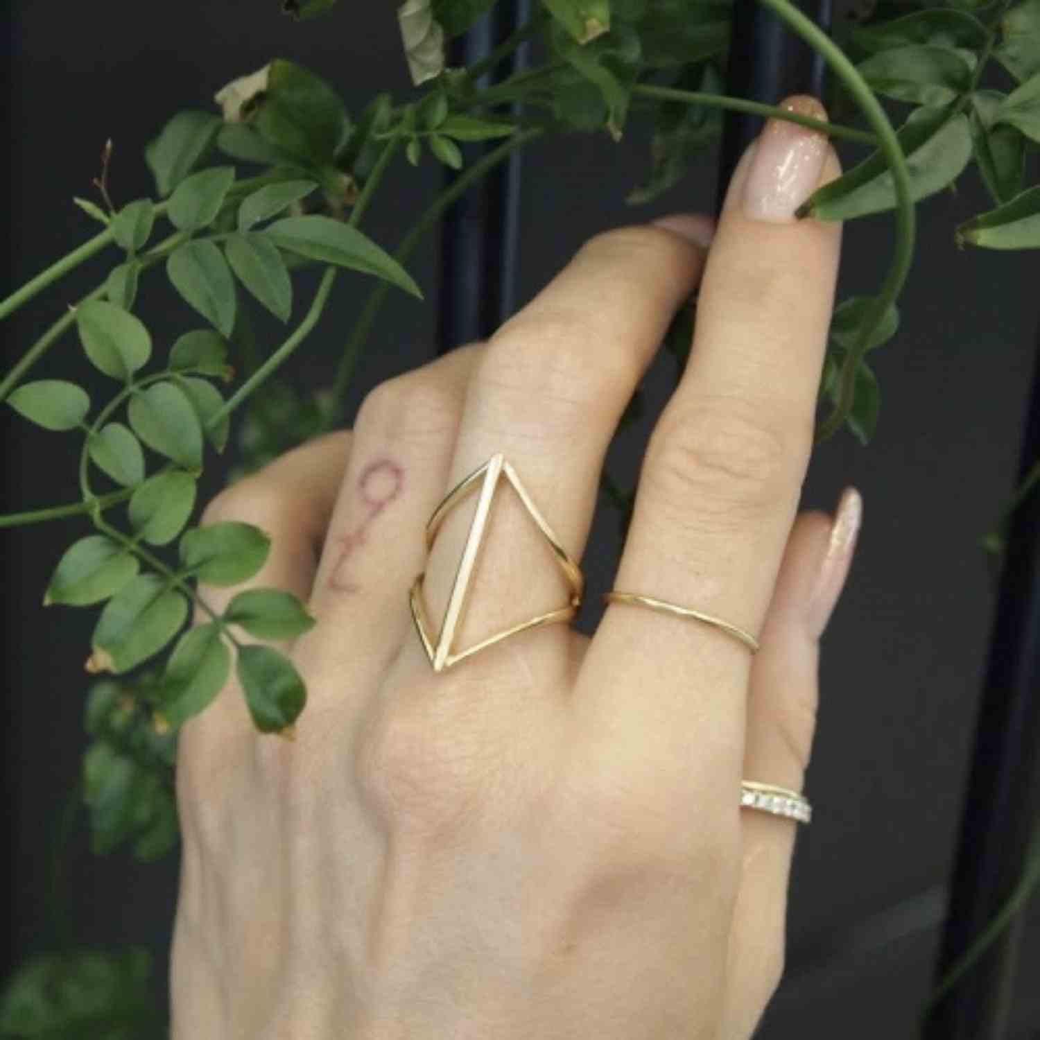 EVELYNE-M OPALIA | Rhombus Bar - Ring - Gold