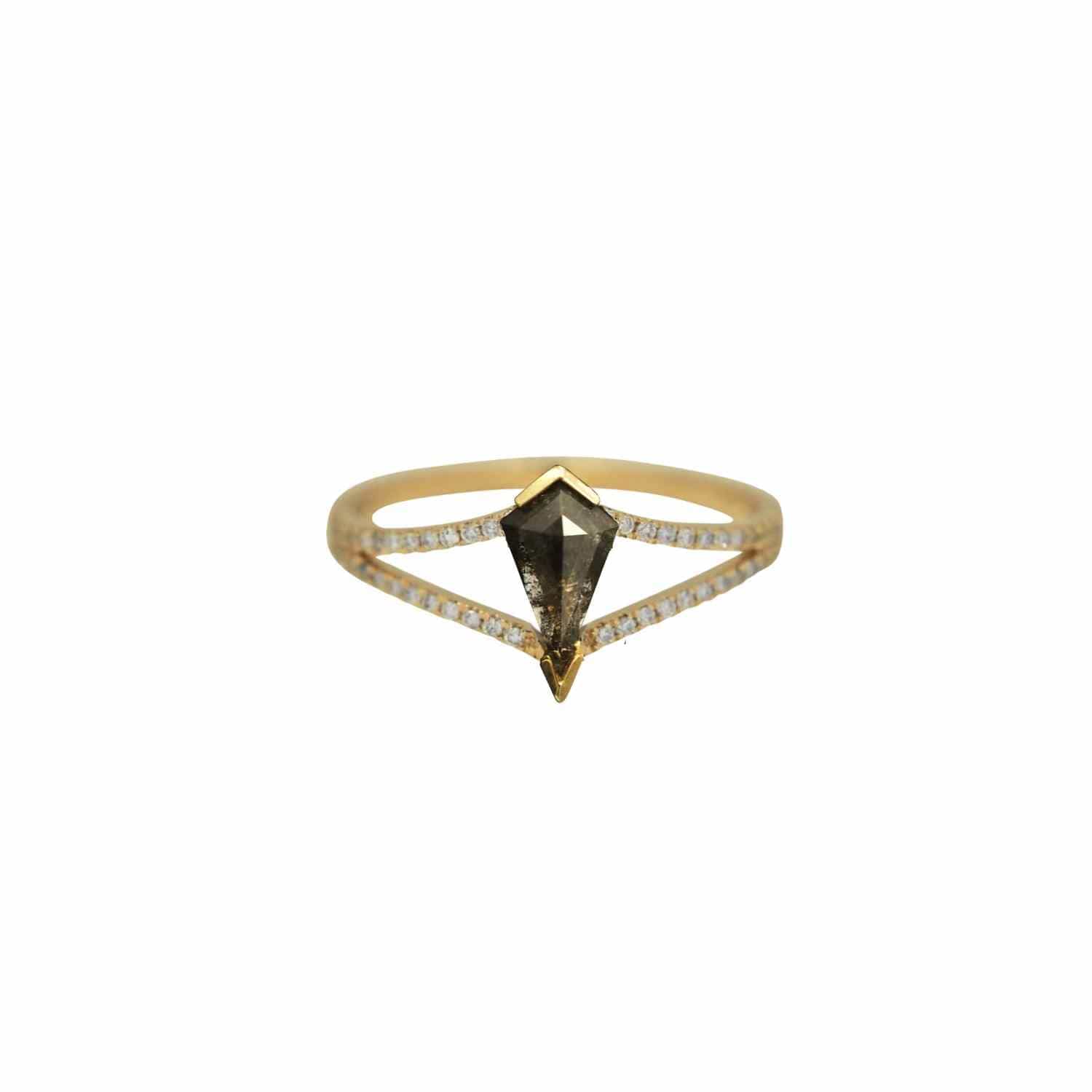 EVELYNE-M 50 OPALIA | Rhombus Split Black Rustic Diamond - Ring - 18 Karat Gold (ONE OF A KIND)