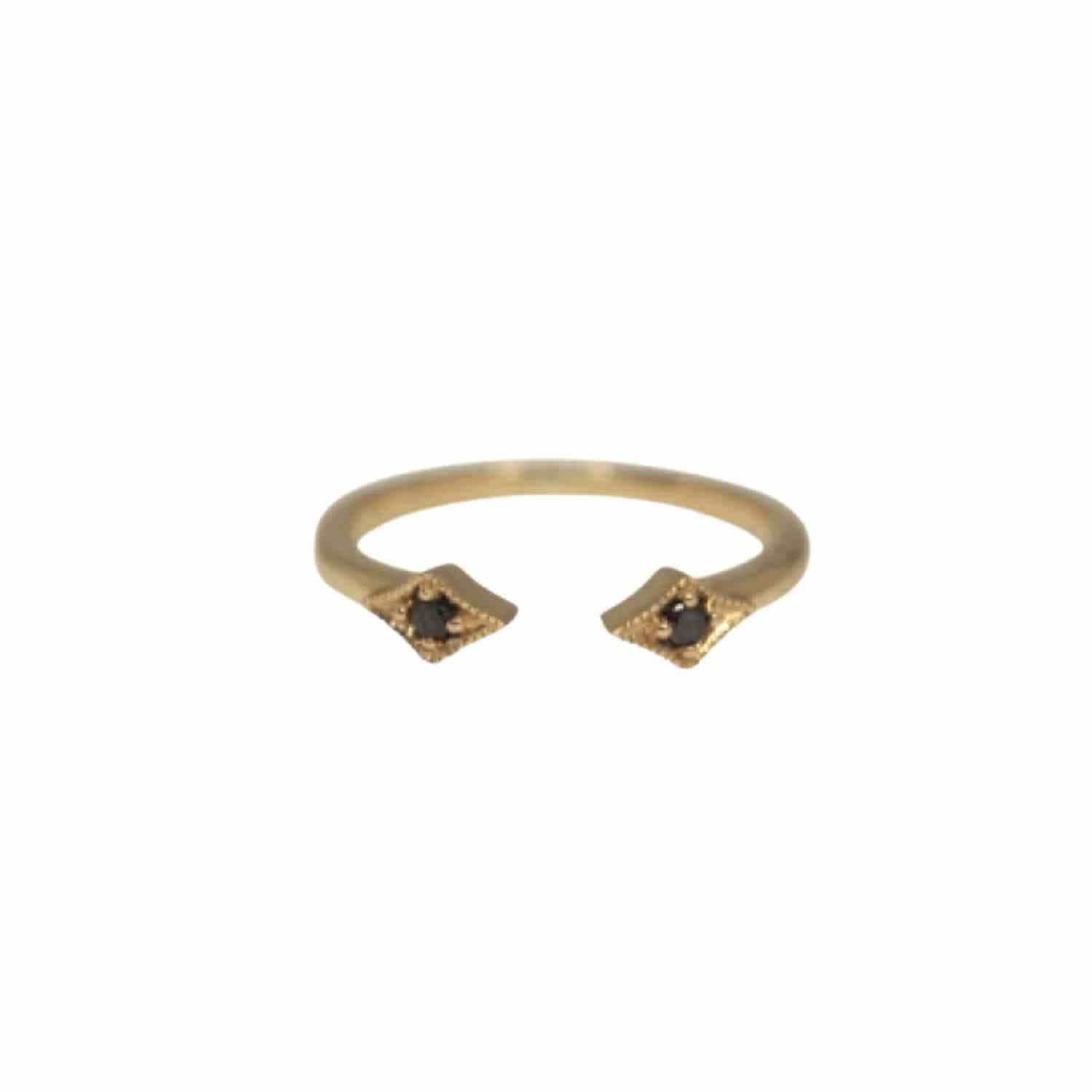 EVELYNE-M OPALIA | Vintage Rhombus Black Diamond - Ring - 18 Karat Gold