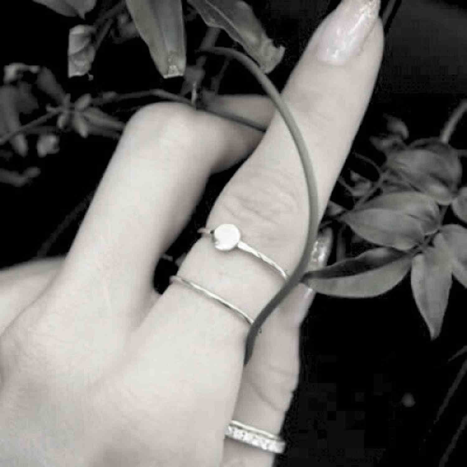 EVELYNE-M PAILLETTE | Single M - Ring - Silver