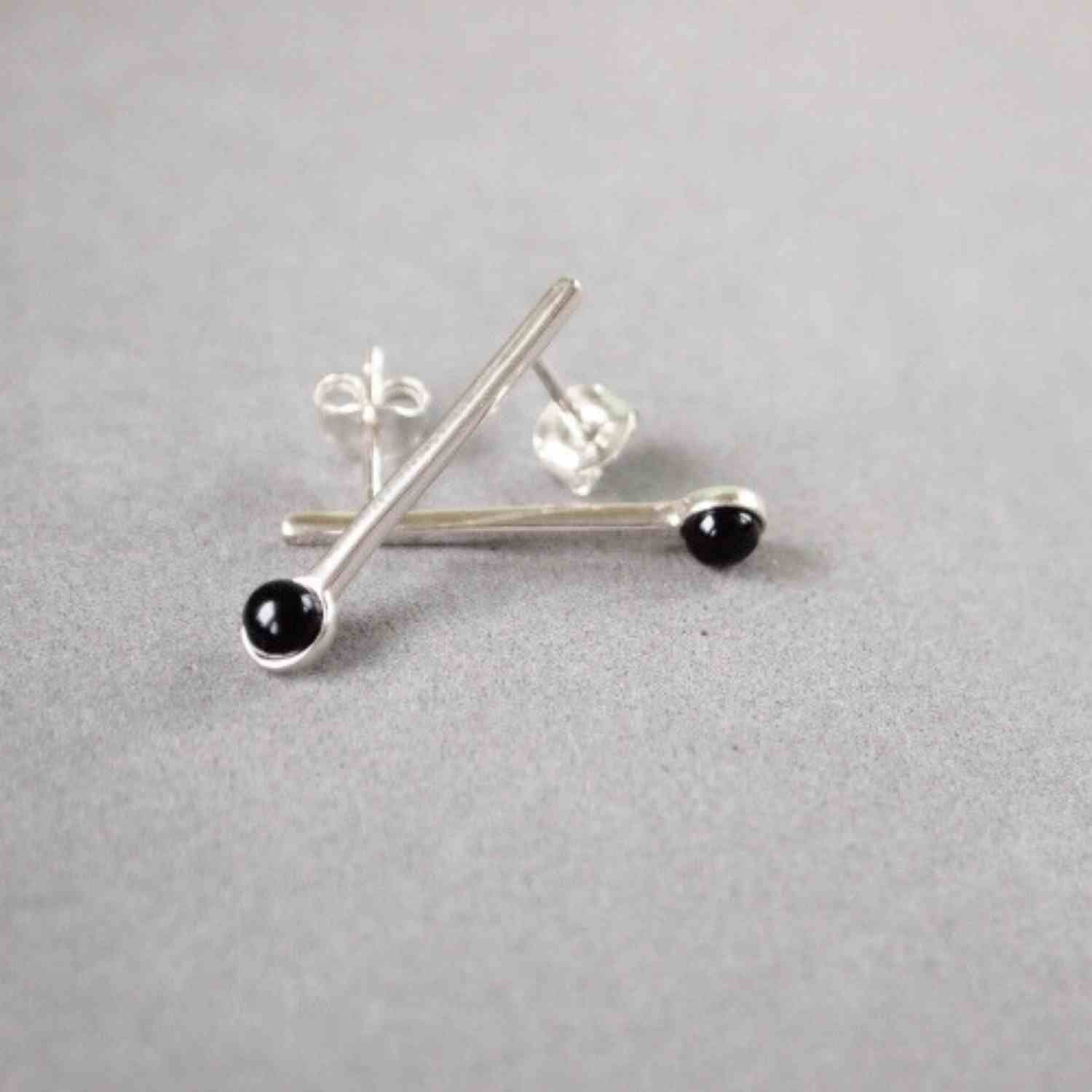 EVELYNE-M PETIT POINT | Black Onyx Sputnik I - Stud Earring - Silver