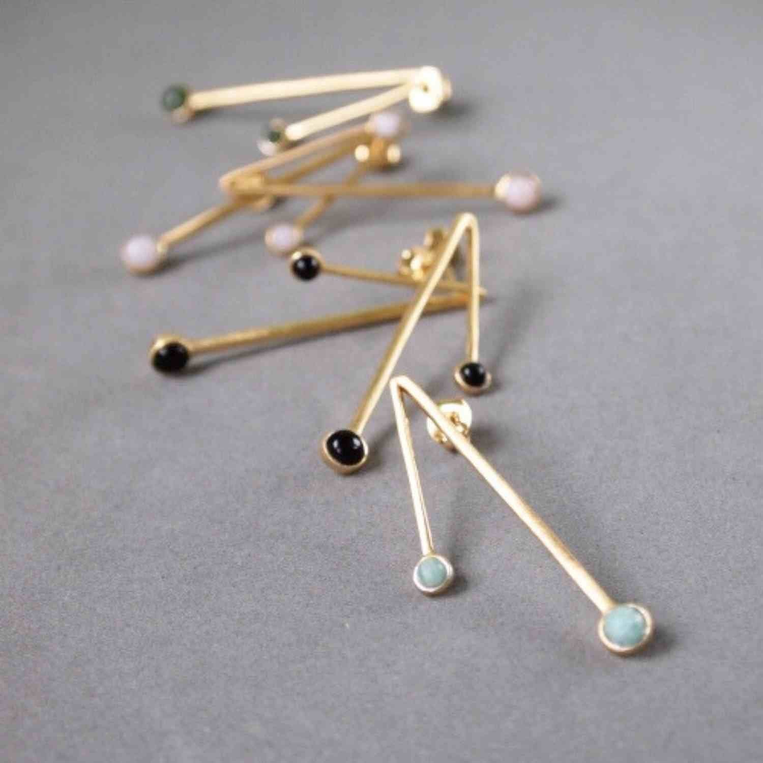 EVELYNE-M PETIT POINT | Grey Moonstone Sputnik II - Stud Earring - Gold