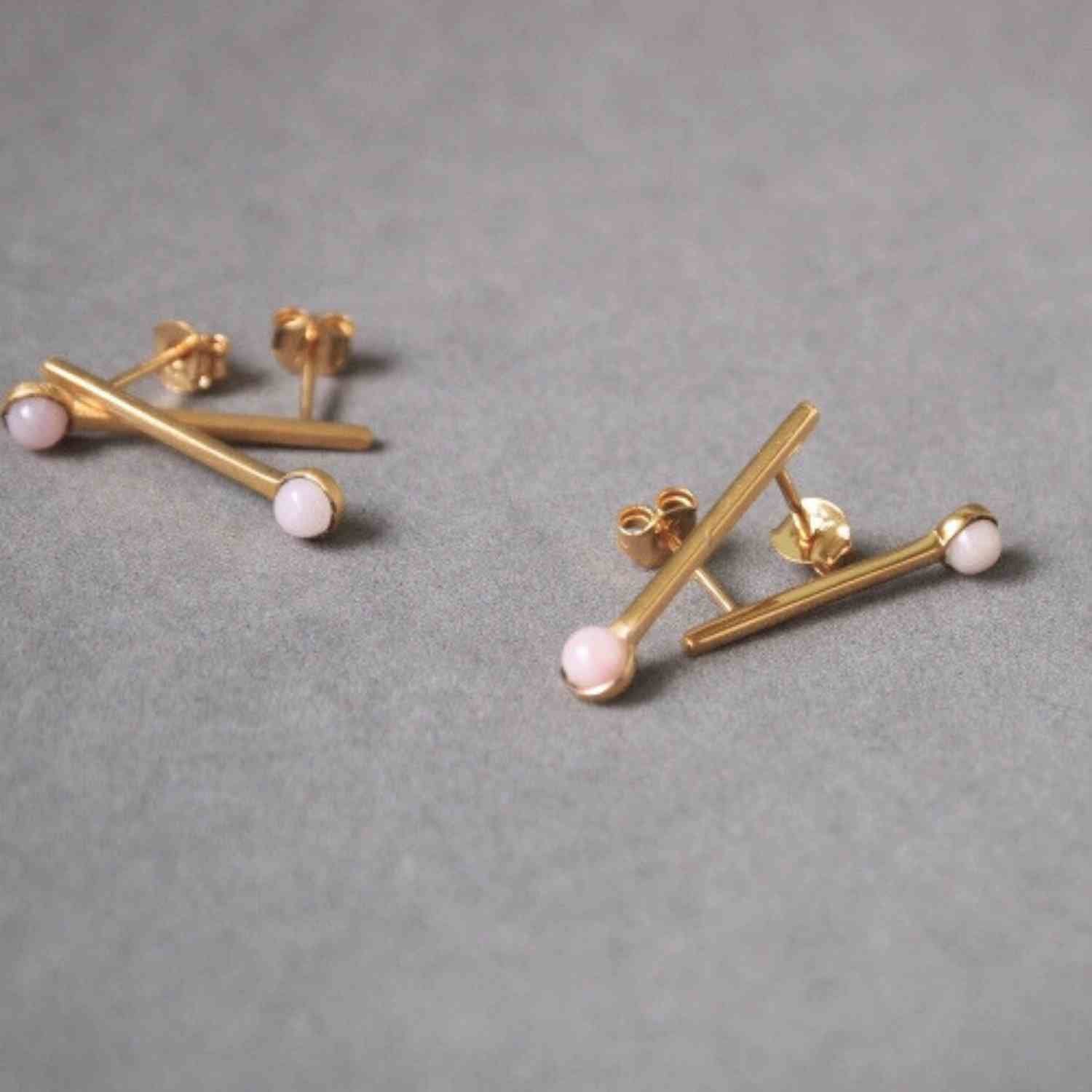 EVELYNE-M PETIT POINT | Pink Opal Sputnik I - Stud Earring - Gold