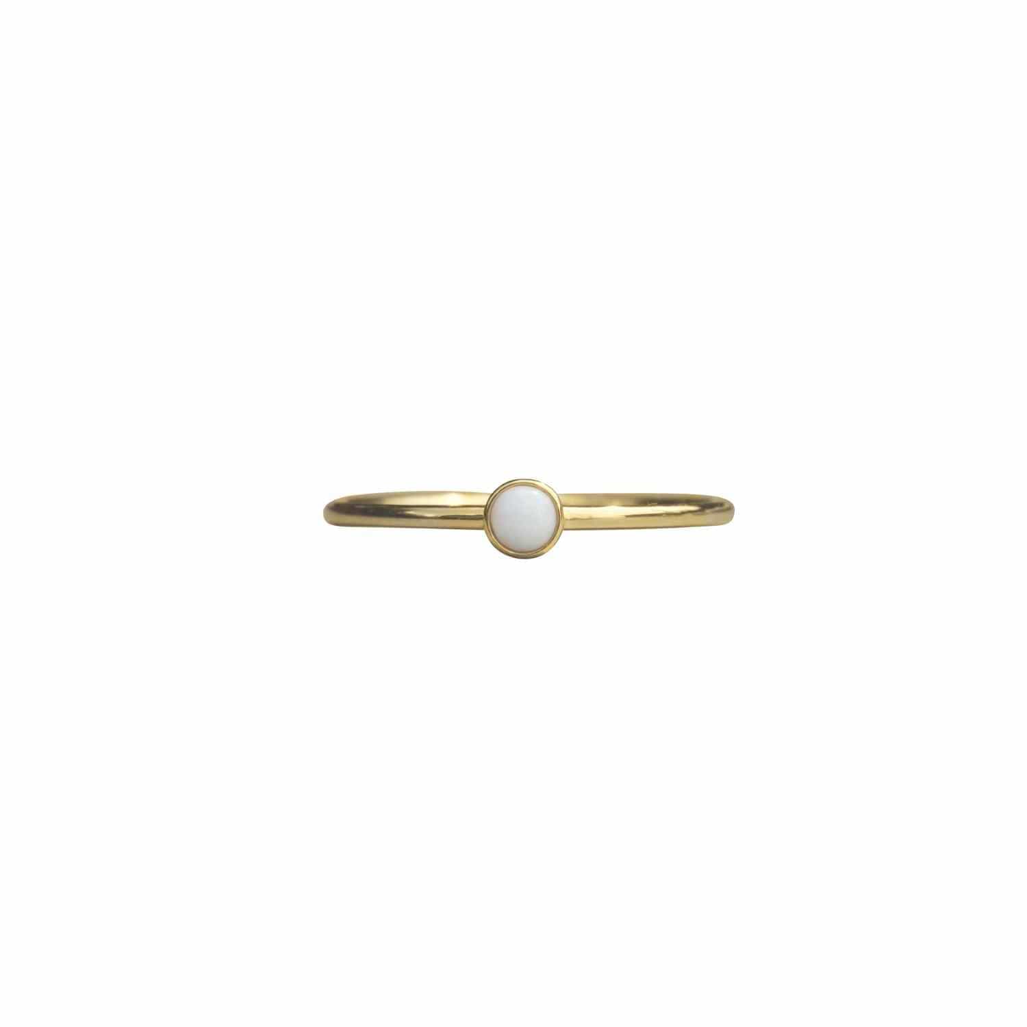 EVELYNE-M PETIT POINT | White Fire Opal Petit - Ring - 18 Karat Gold