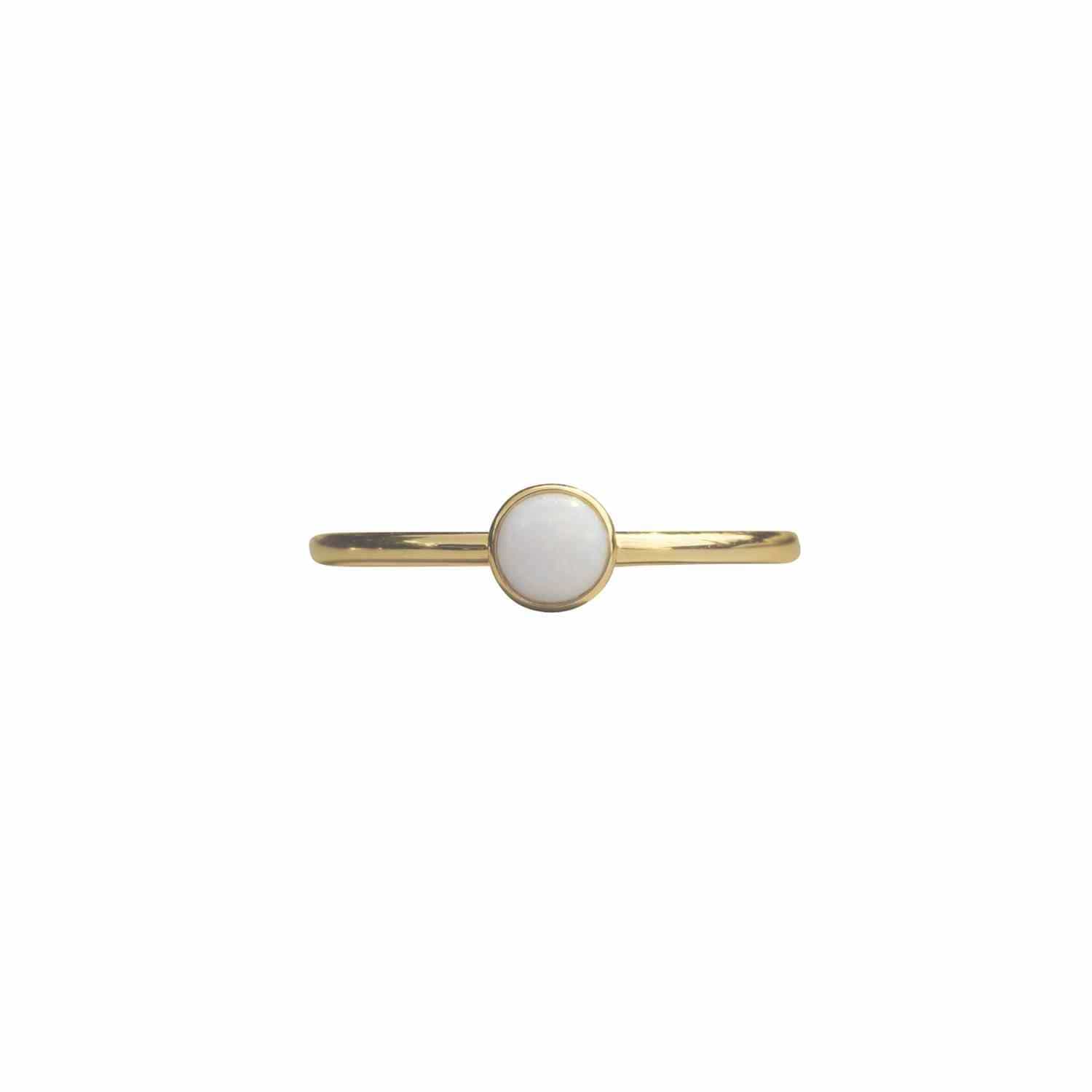 EVELYNE-M PETIT POINT | White Fire Opal - Ring - 18 Karat Gold