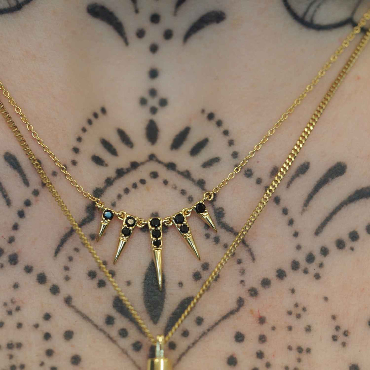 EVELYNE-M 43cm | 50cm SMILODON | Five Claws Black Onyx - Necklace - 18 Karat Gold