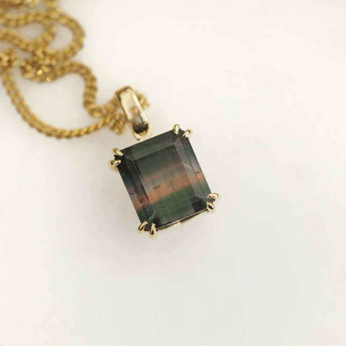 EVELYNE-M Pendant SMILODON | Tourmaline Bicolor Talisman - Pendant - 18 Karat Gold (ONE OF A KIND)