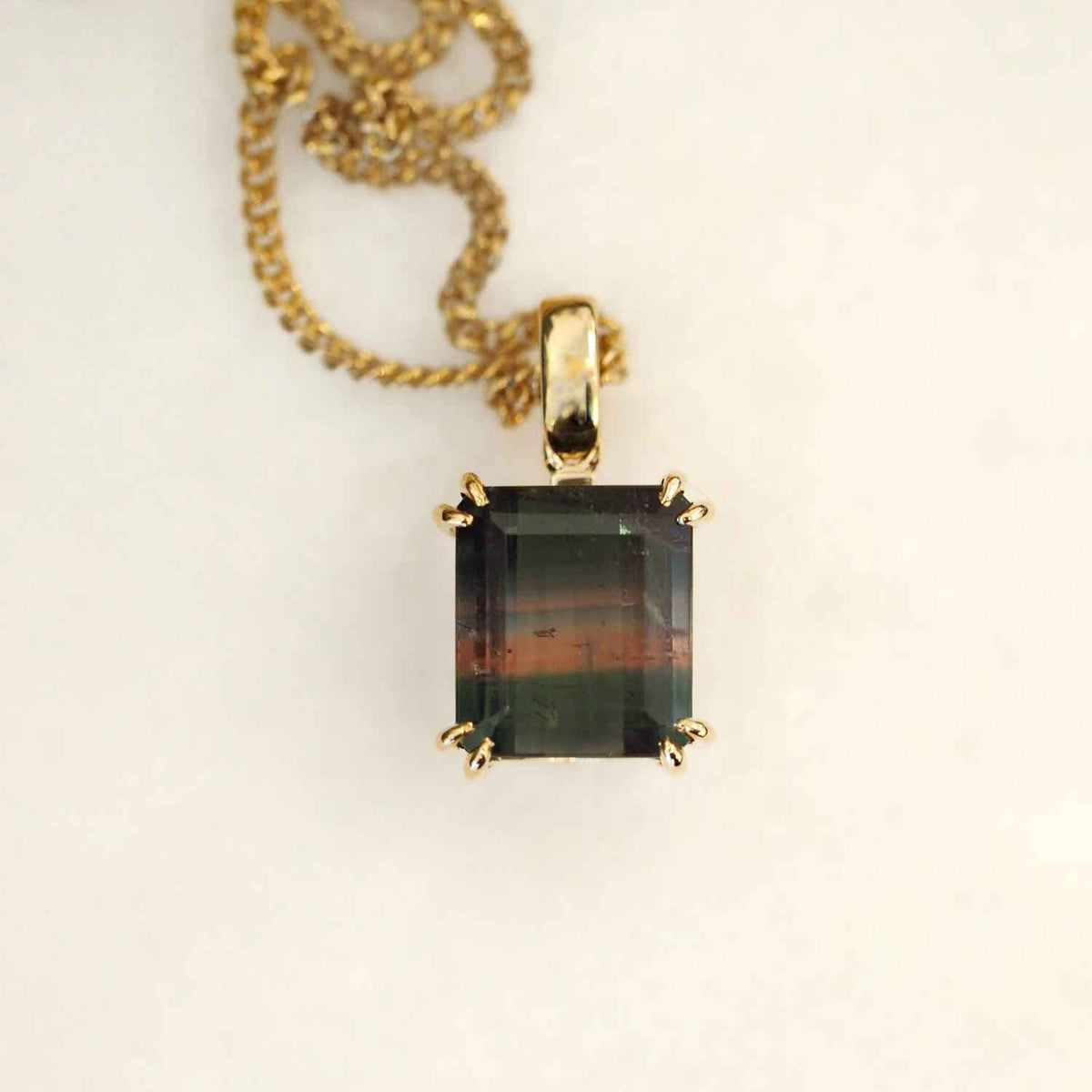 EVELYNE-M Pendant SMILODON | Tourmaline Bicolor Talisman - Pendant - 18 Karat Gold (ONE OF A KIND)