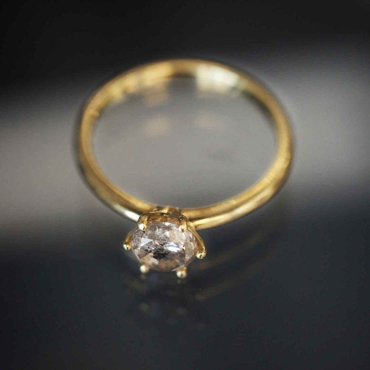 EVELYNE-M 52 SOLITAIRE | BlackGreyBrownish Galaxy Diamond - Ring - 18 Karat Gold (ONE OF A KIND)