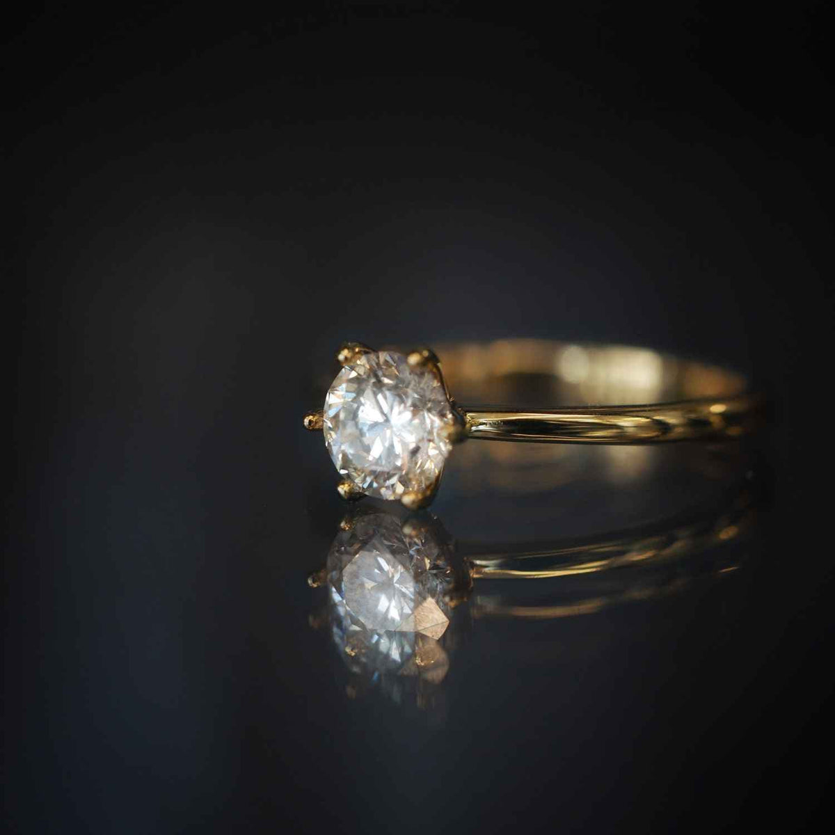 EVELYNE-M SOLITAIRE | Diamond White (6) - Ring - 18 Karat Gold