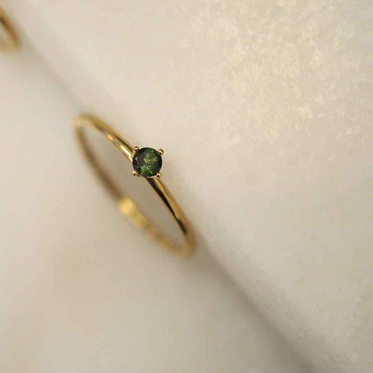EVELYNE-M SOLITAIRE | Forest Green Tourmaline (S) - Ring - 18 Karat Gold