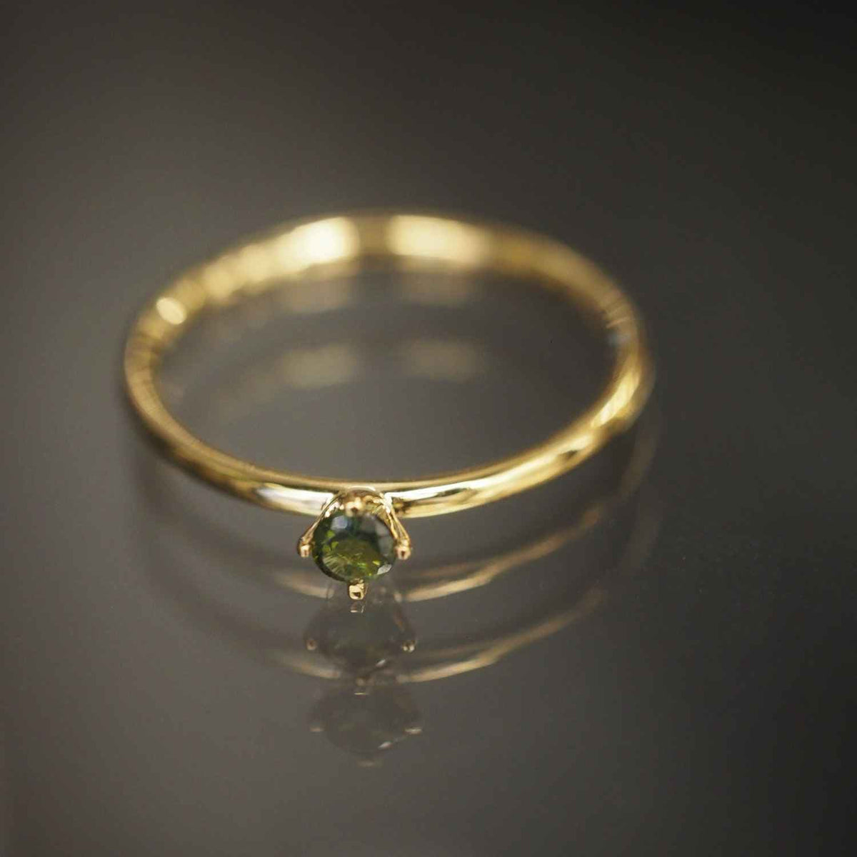 EVELYNE-M SOLITAIRE | Forest Green Tourmaline (S) - Ring - 18 Karat Gold