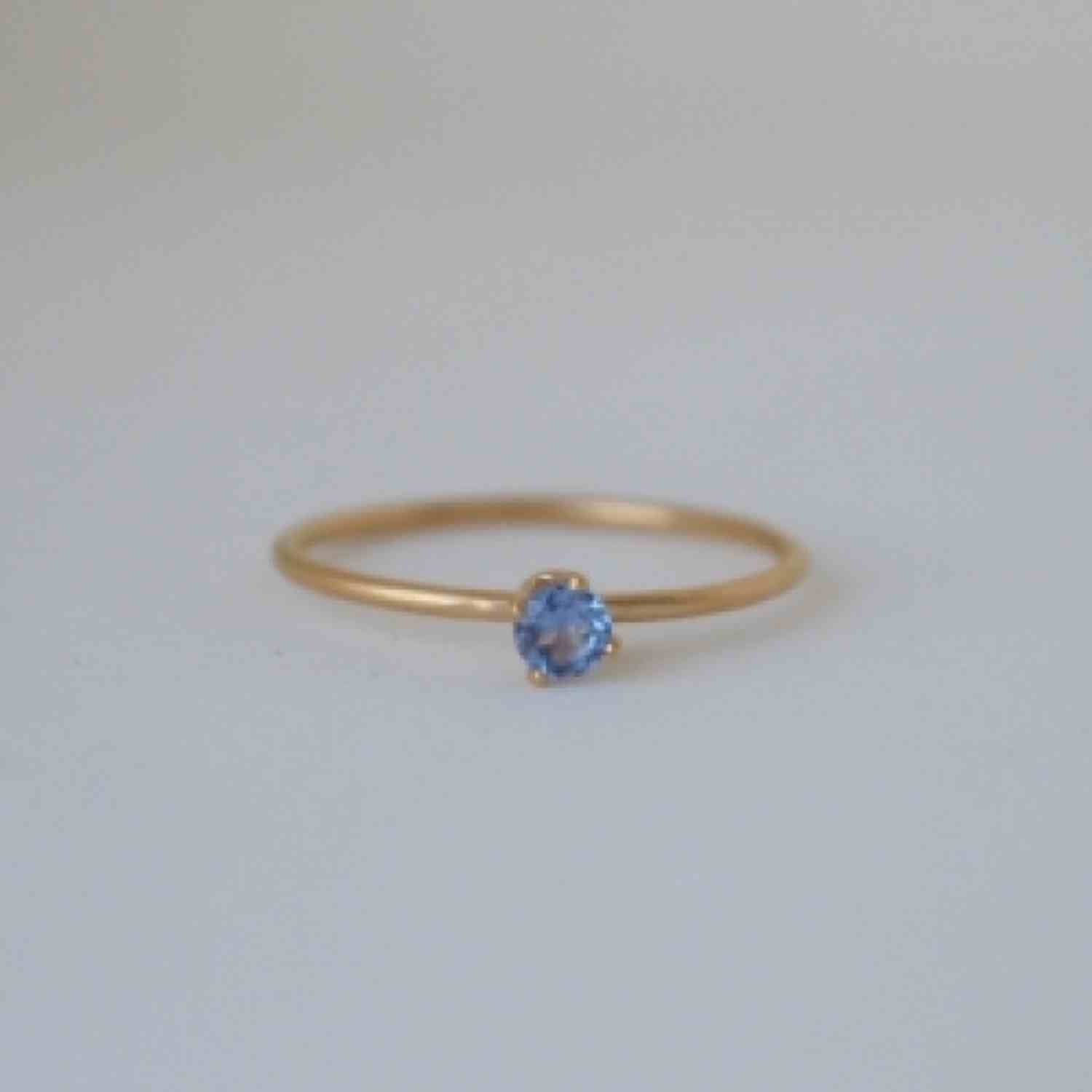 EVELYNE-M SOLITAIRE | Tanzanite (S) - Ring - Gold