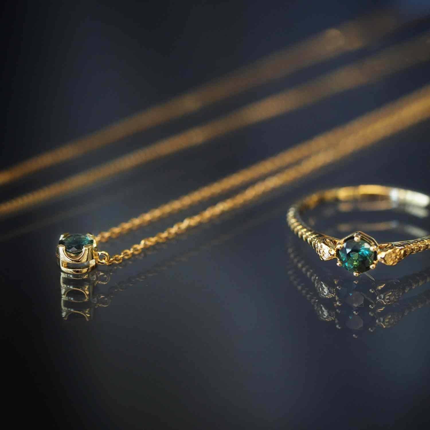 EVELYNE-M 40-45cm SOLITAIRE | Tourmaline - Necklace - 18 Karat Gold (LIMITED EDITION)