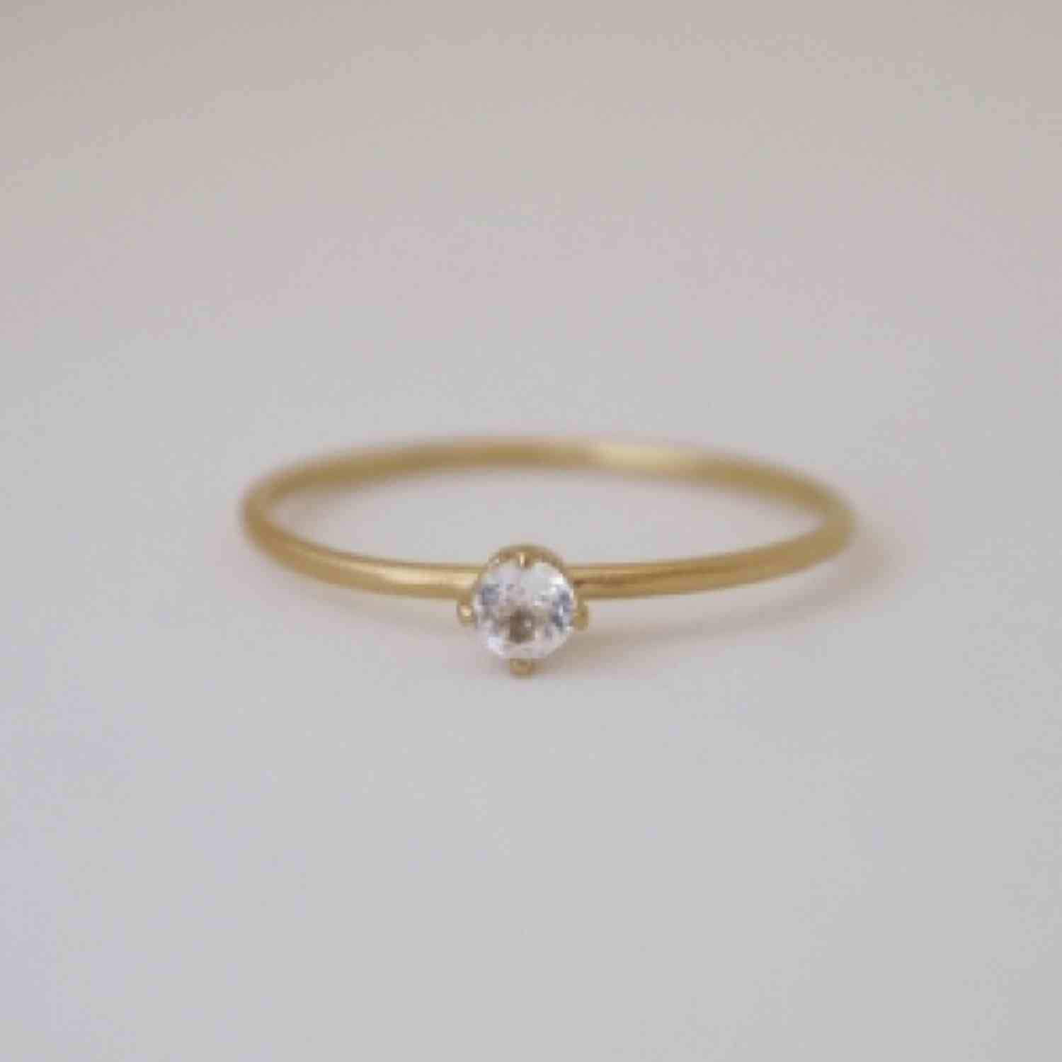 EVELYNE-M SOLITAIRE | White Topaz (S) - Ring - Gold