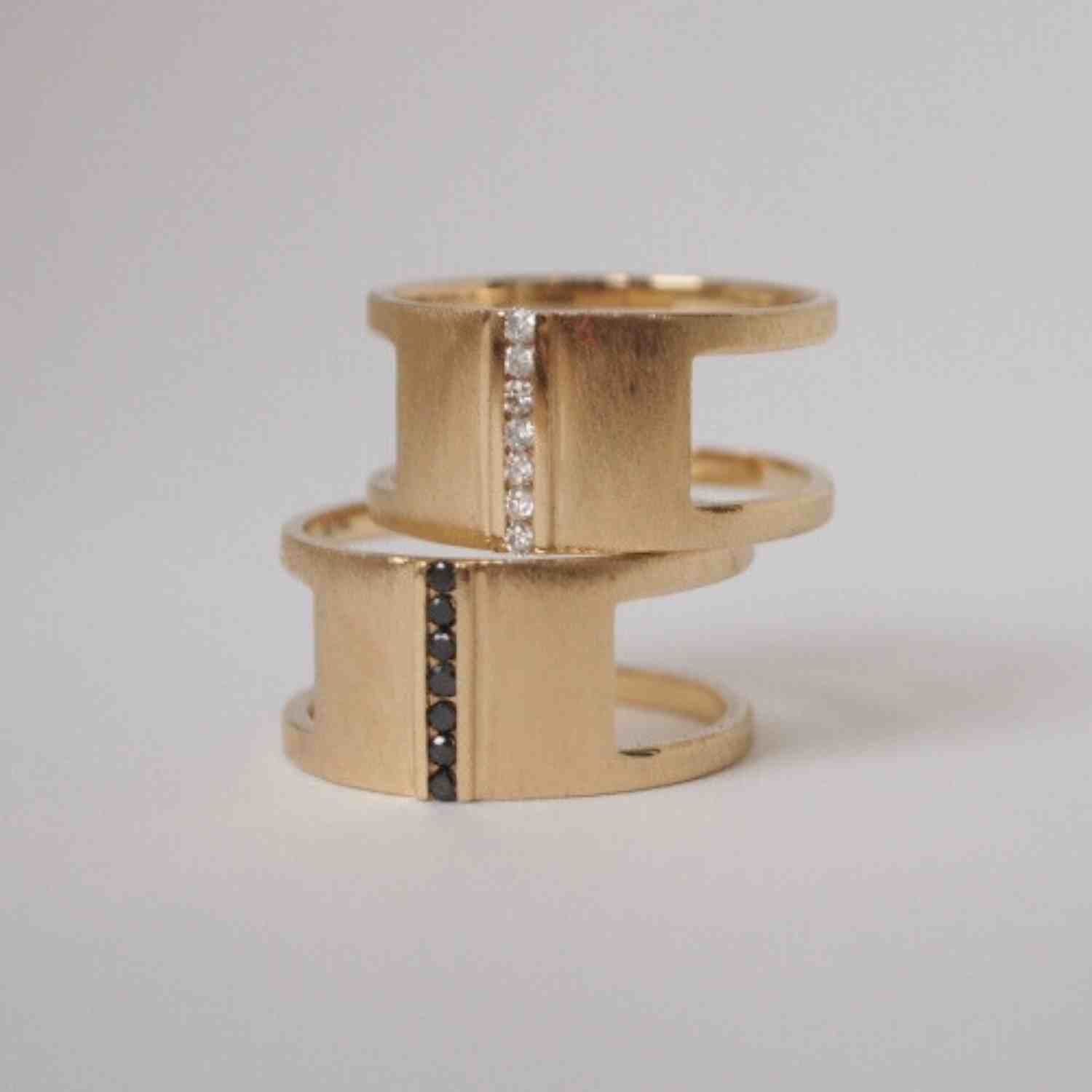 EVELYNE-M STRIPES&JOIST | Bar Seven Diamond White - Ring - 18 Karat Gold