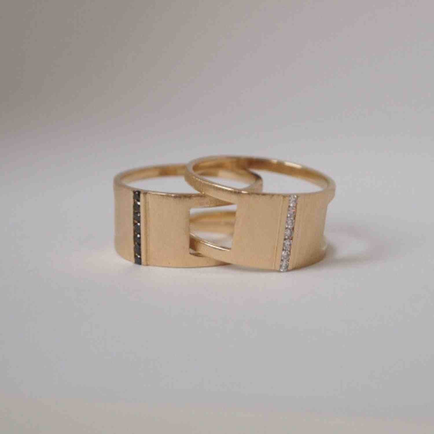 EVELYNE-M STRIPES&JOIST | Bar Seven Diamond White - Ring - 18 Karat Gold