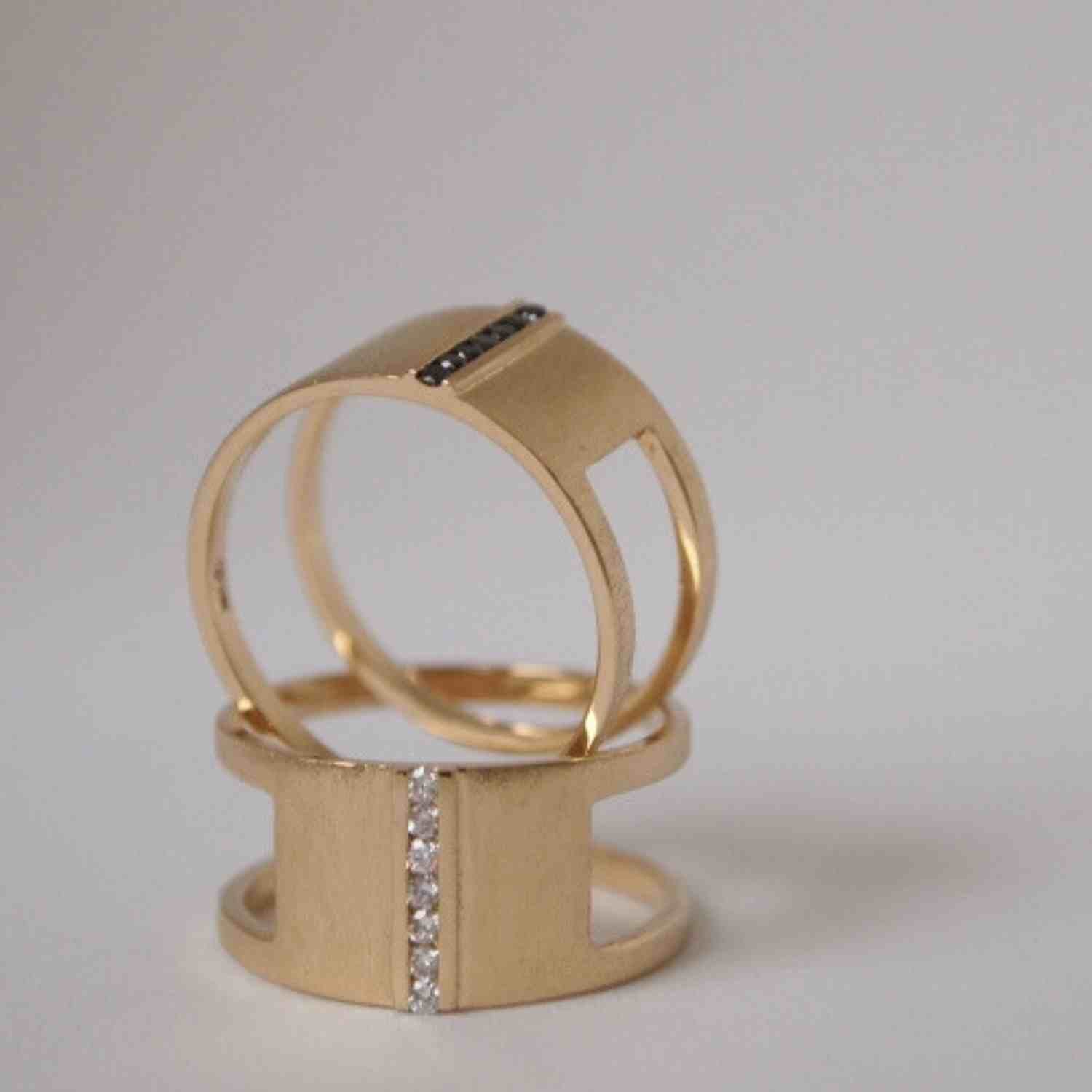 EVELYNE-M STRIPES&JOIST | Bar Seven Diamond White - Ring - 18 Karat Gold