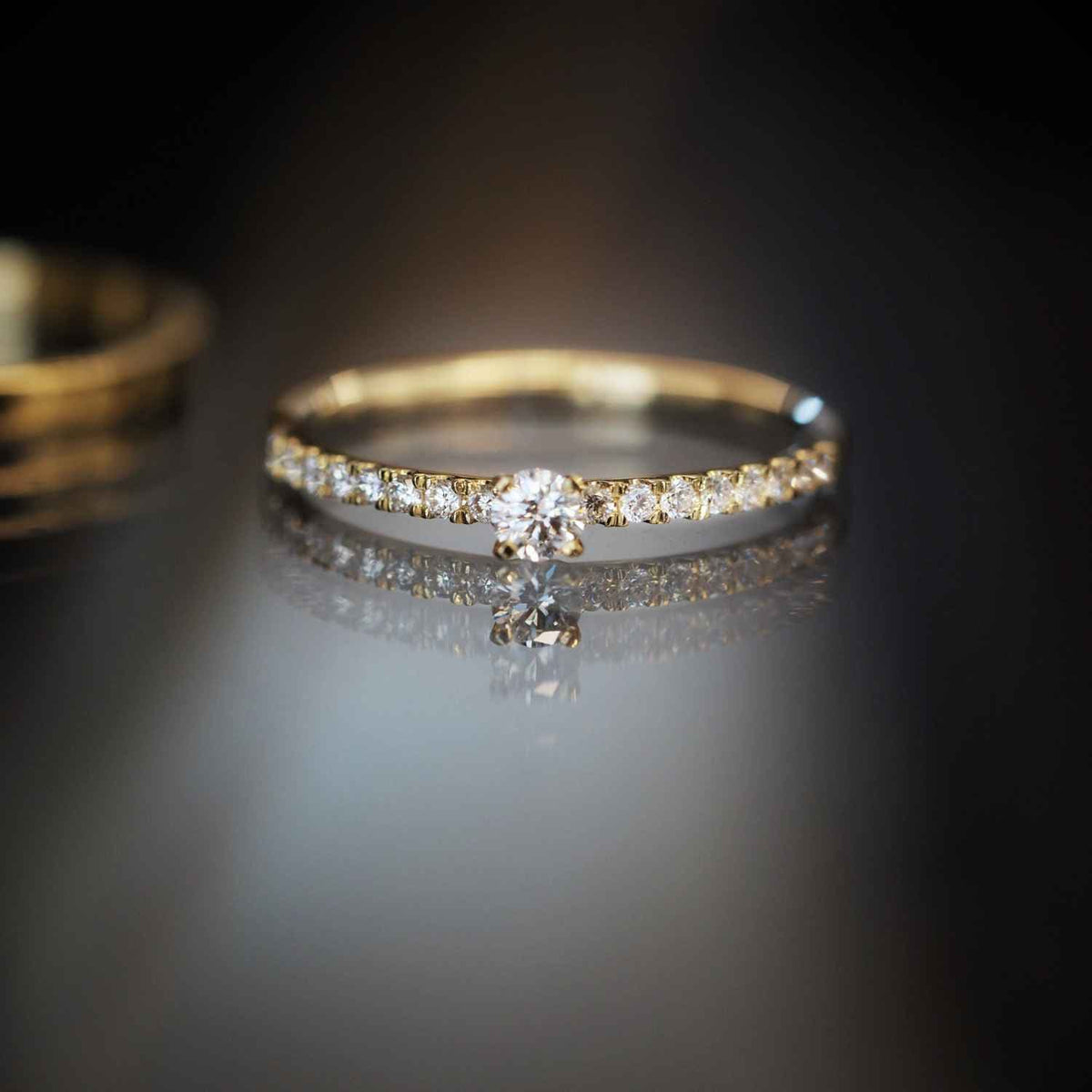 EVELYNE-M STRIPES&amp;JOIST | Bar Solitaire Diamond White - Ring - 18 Karat Gold