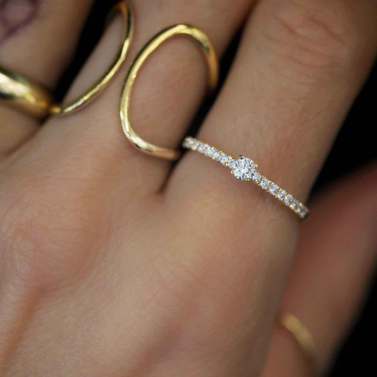 EVELYNE-M STRIPES&amp;JOIST | Bar Solitaire Diamond White - Ring - 18 Karat Gold