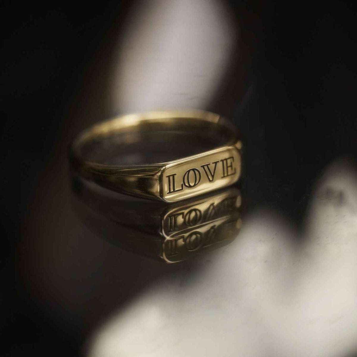 EVELYNE-M STRIPES&amp;JOIST | Medium Signet - Ring - Gold + ENGRAVING