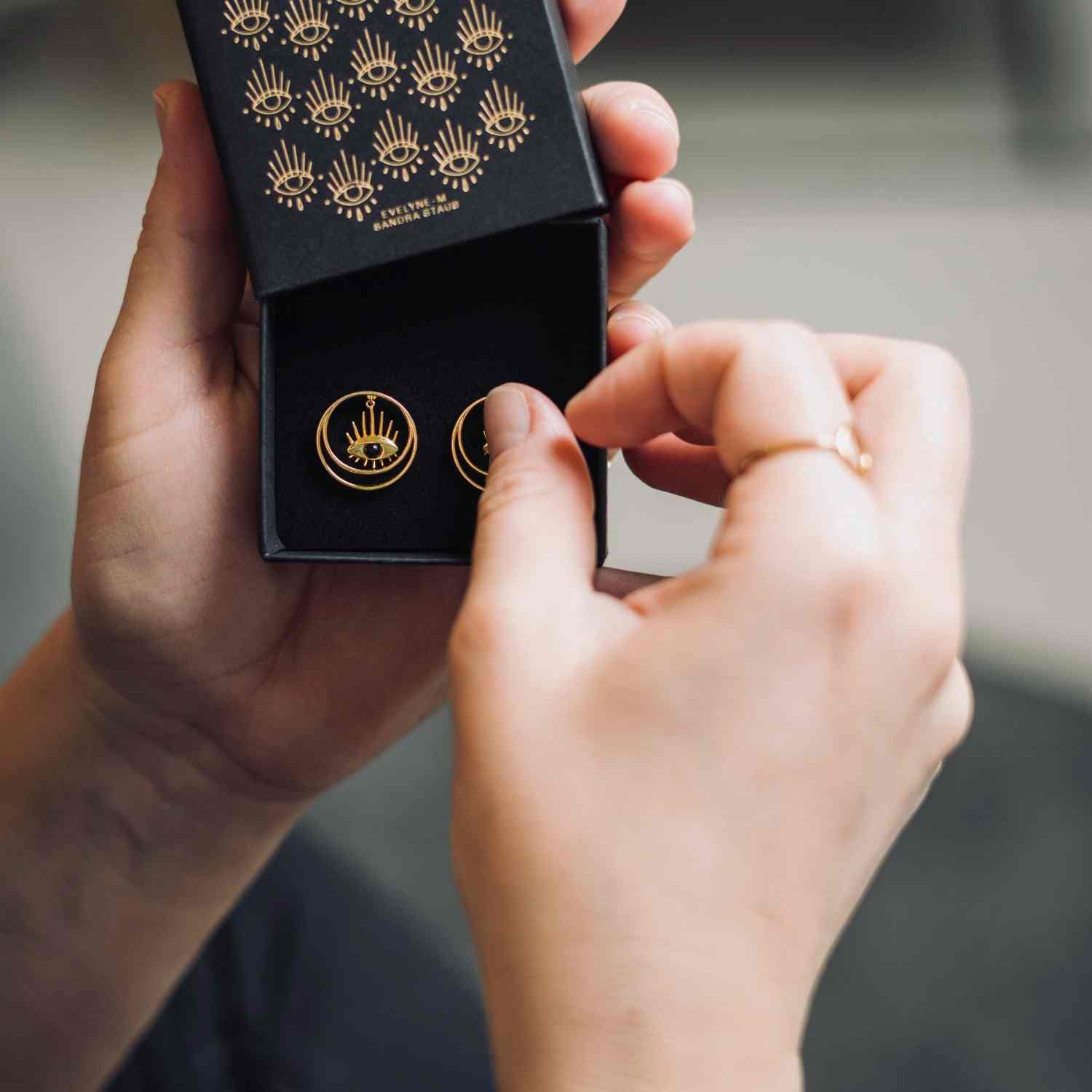 EVELYNE-M THIRD EYE | Flow Black Onyx - Stud Earring - Gold