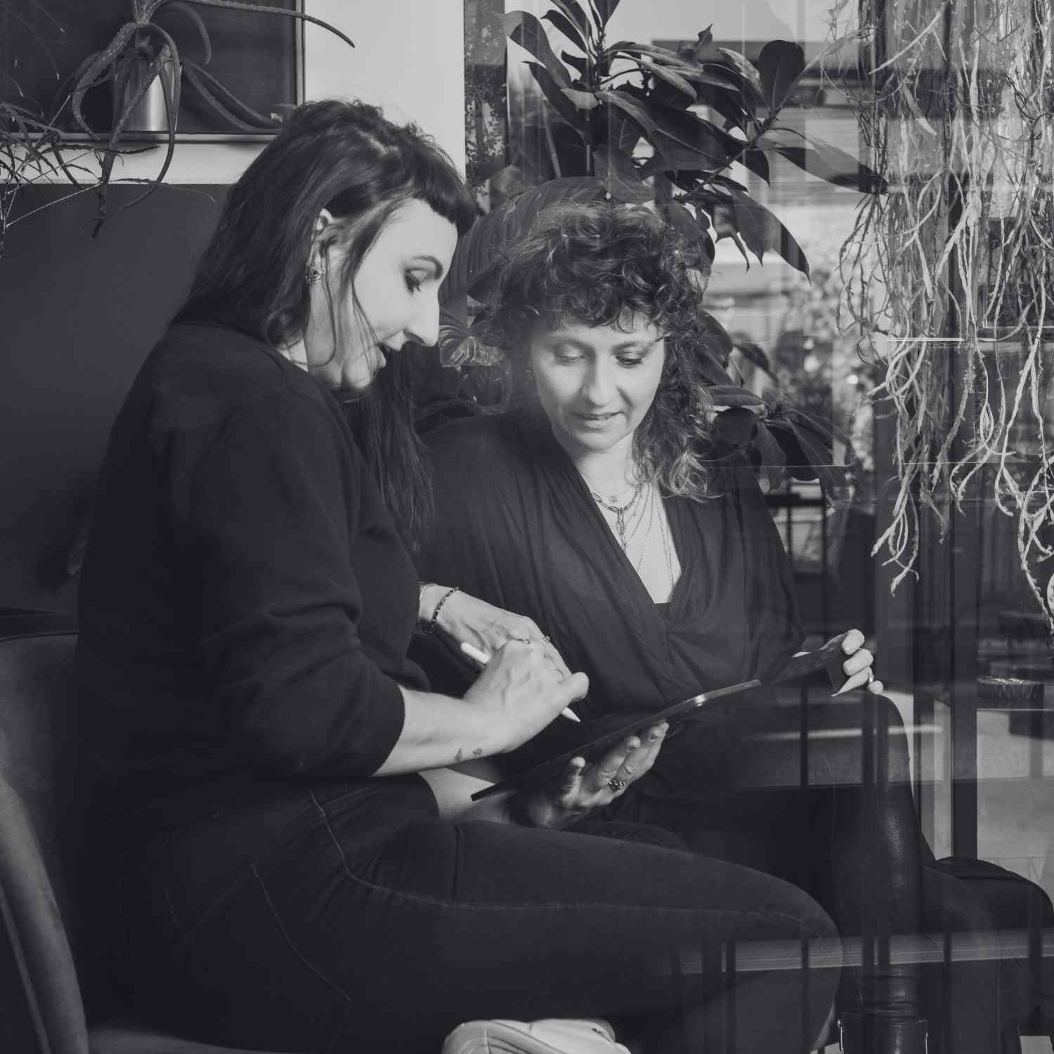 EVELYNE-M THIRD EYE | Grow Black Onyx - Stud Earring - Silver