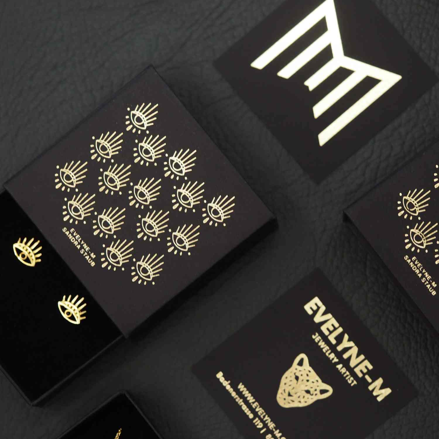 EVELYNE-M THIRD EYE | Small Black Onyx - Stud Earring - Gold