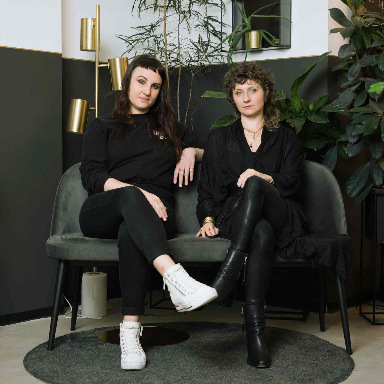 EVELYNE-M THIRD EYE | Small Black Onyx - Stud Earring - Gold