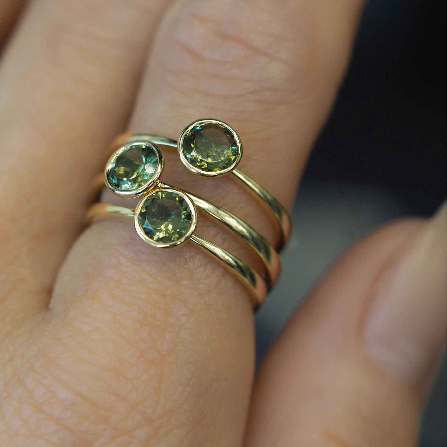 EVELYNE-M TRINITY | Moldavite Solitaire - Ring - 18 Karat Gold